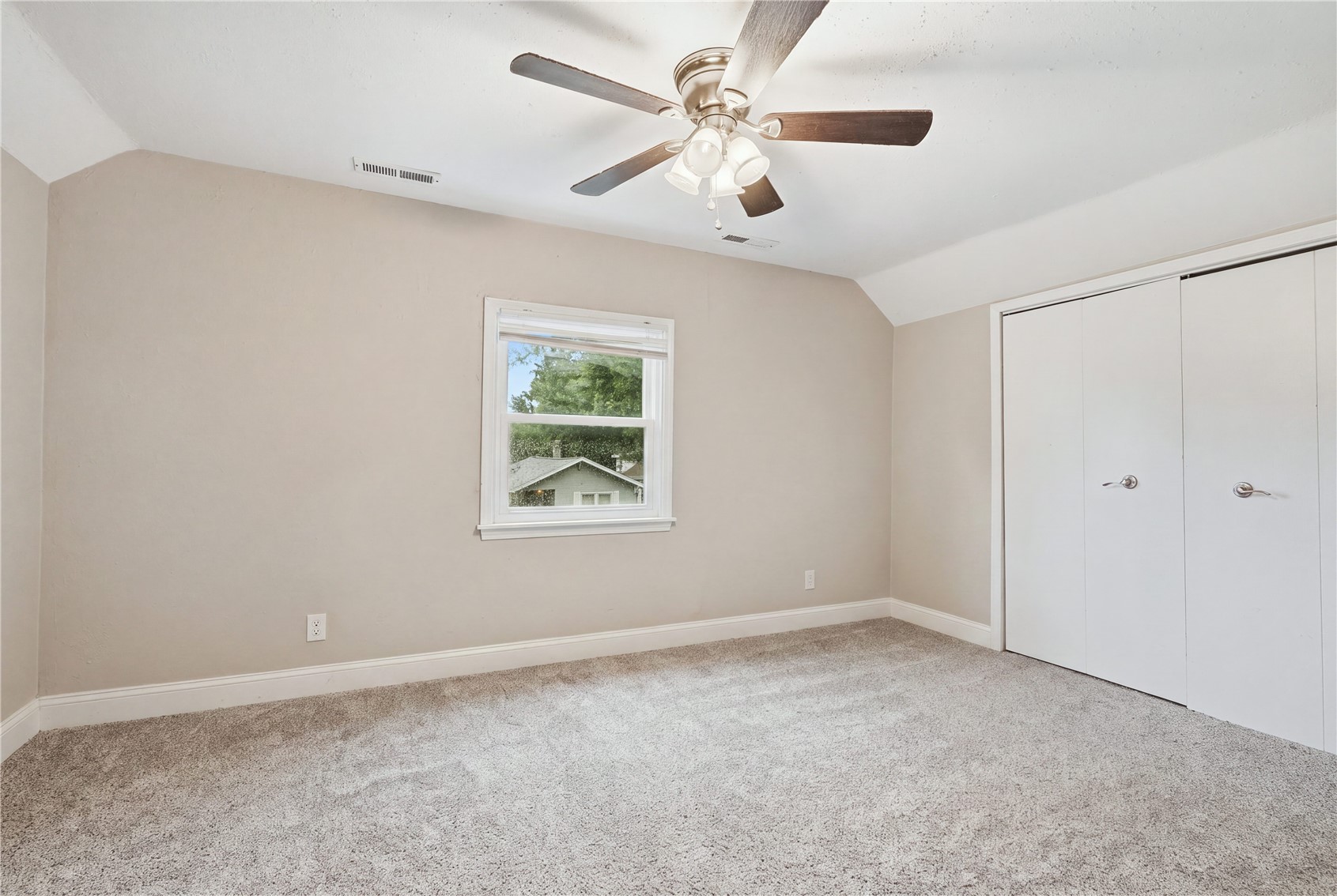 1044 17th Street NE Cedar Rapids IA 52402