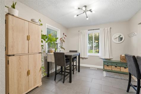 1044 17th Street NE Cedar Rapids IA 52402