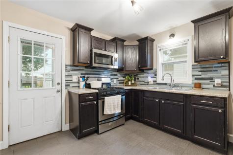 1044 17th Street NE Cedar Rapids IA 52402