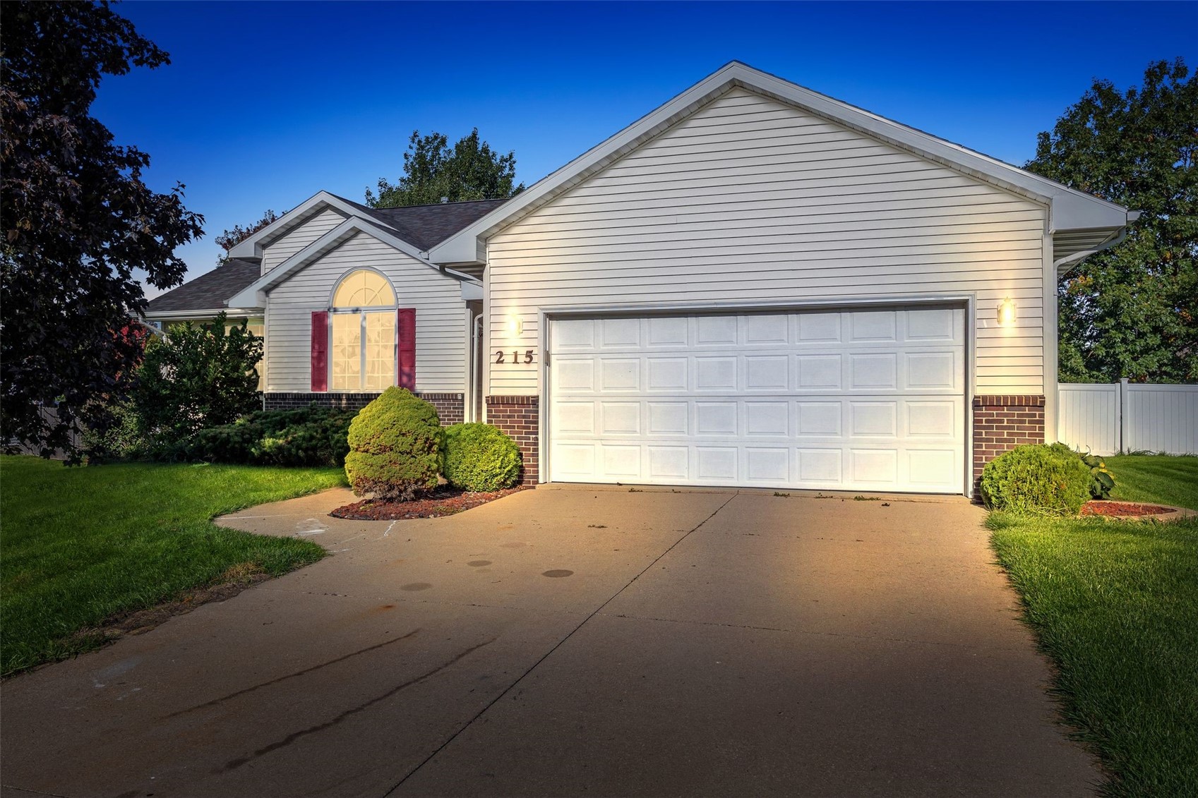 215 Brougham Road Robins IA 52328