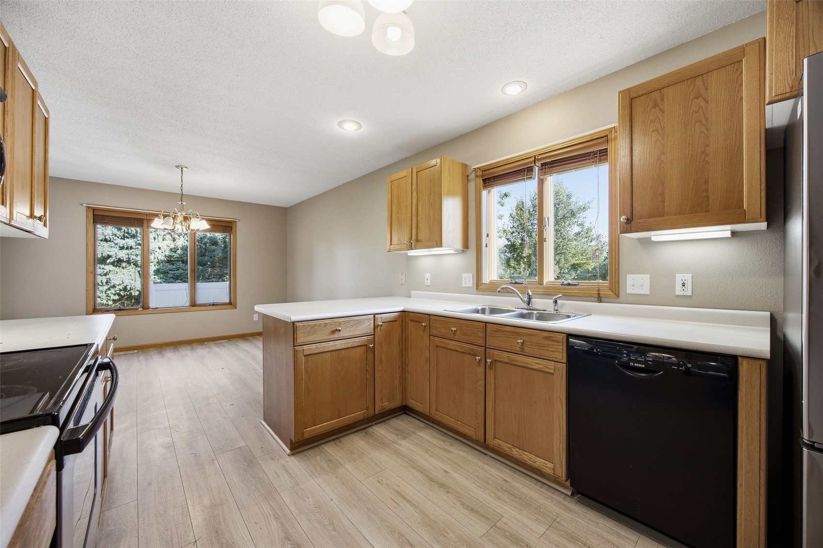 215 Brougham Road Robins IA 52328