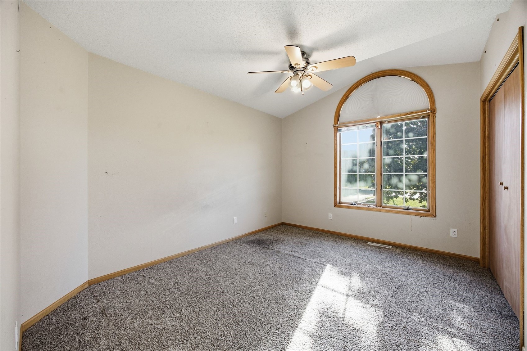 215 Brougham Road Robins IA 52328