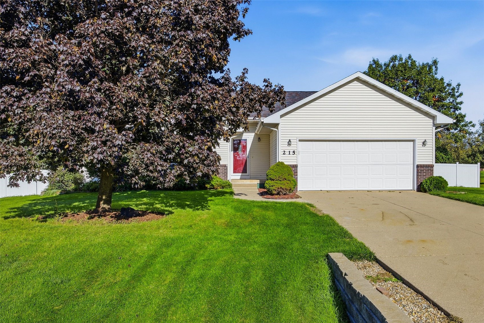 215 Brougham Road Robins IA 52328