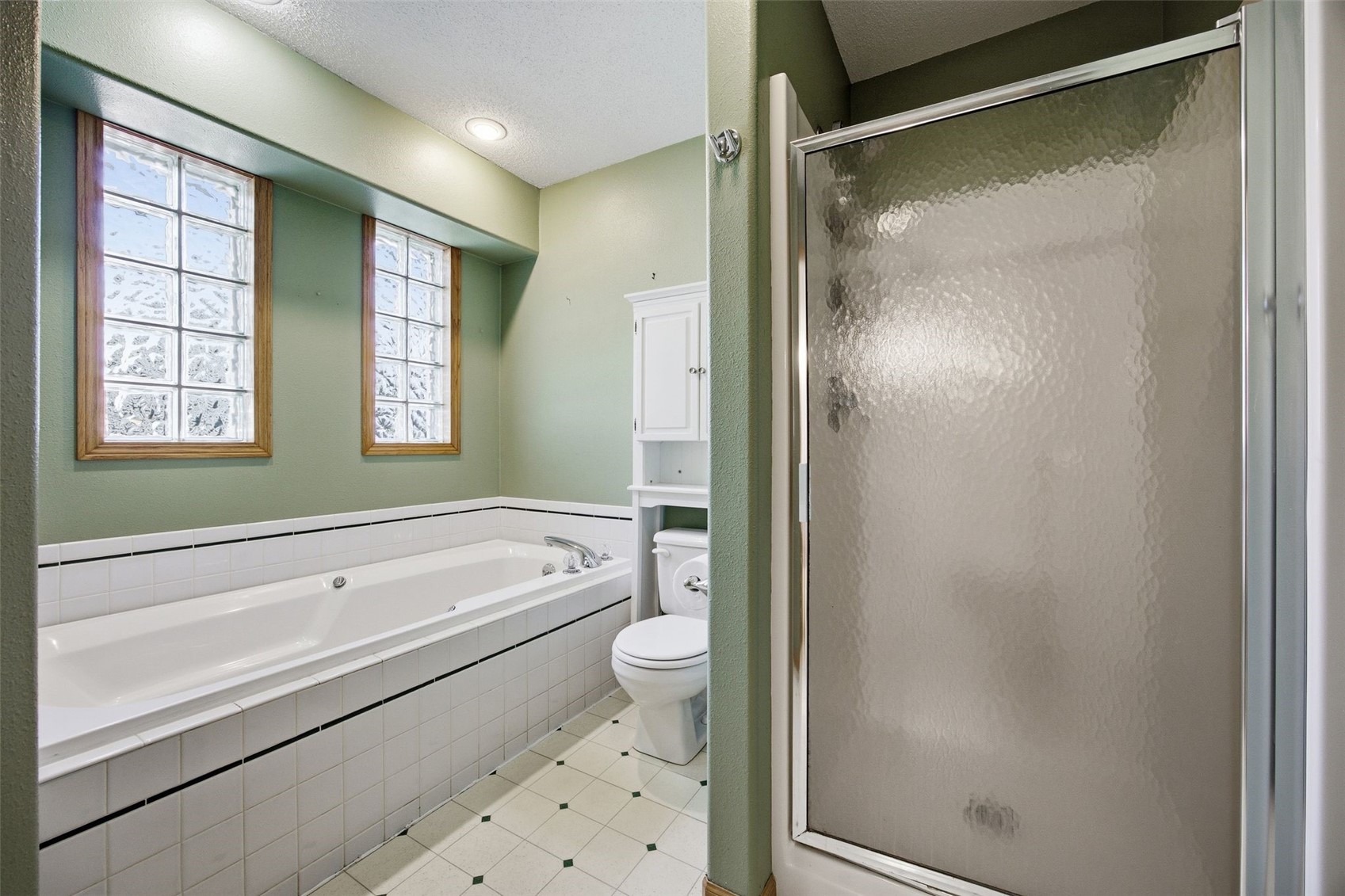 215 Brougham Road Robins IA 52328