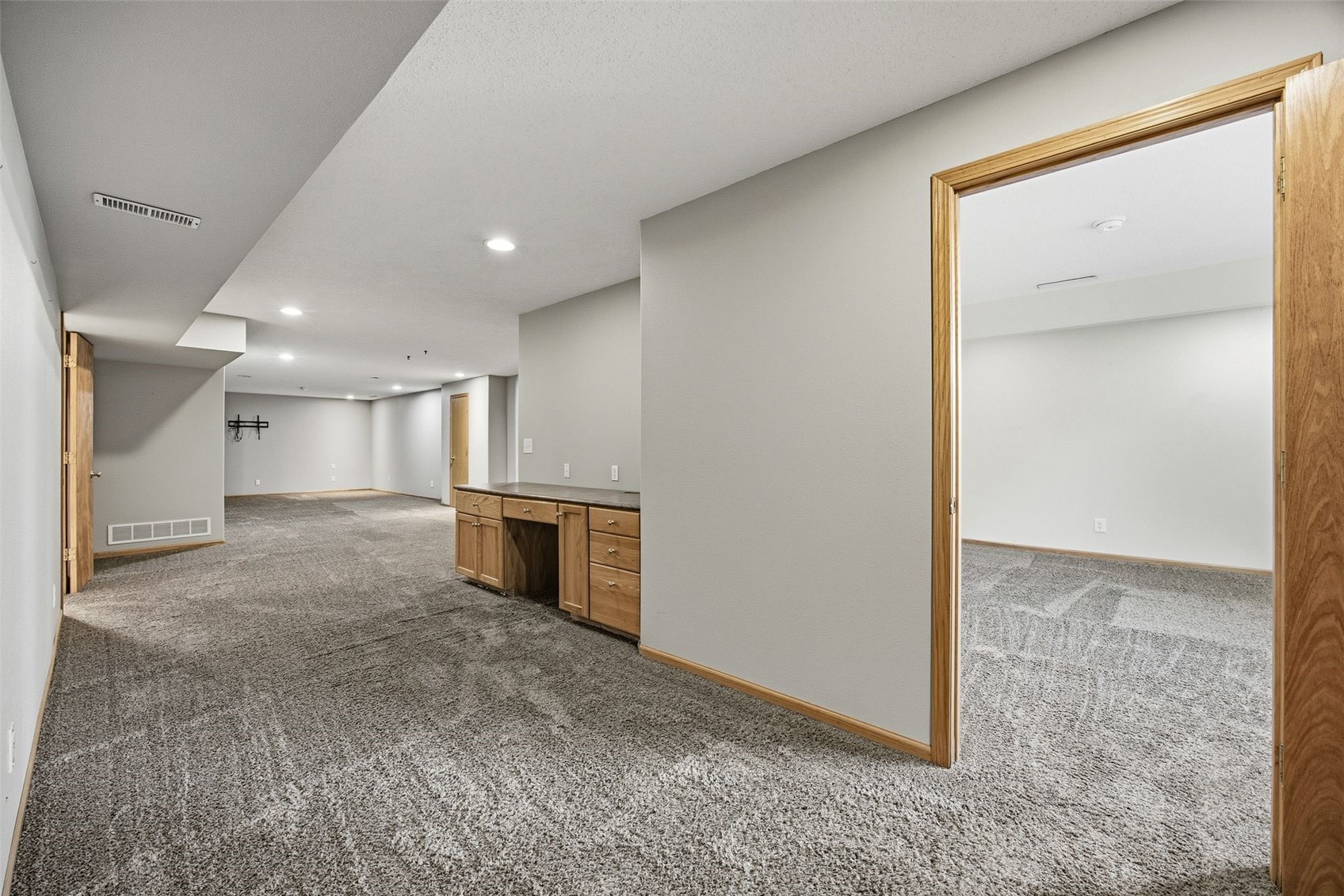 215 Brougham Road Robins IA 52328
