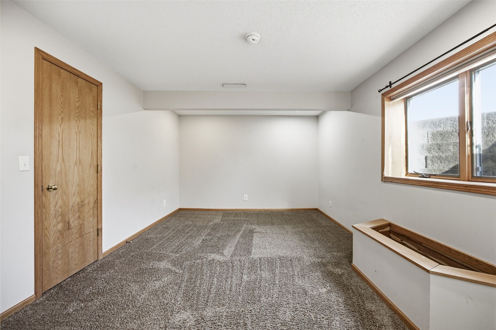 215 Brougham Road Robins IA 52328