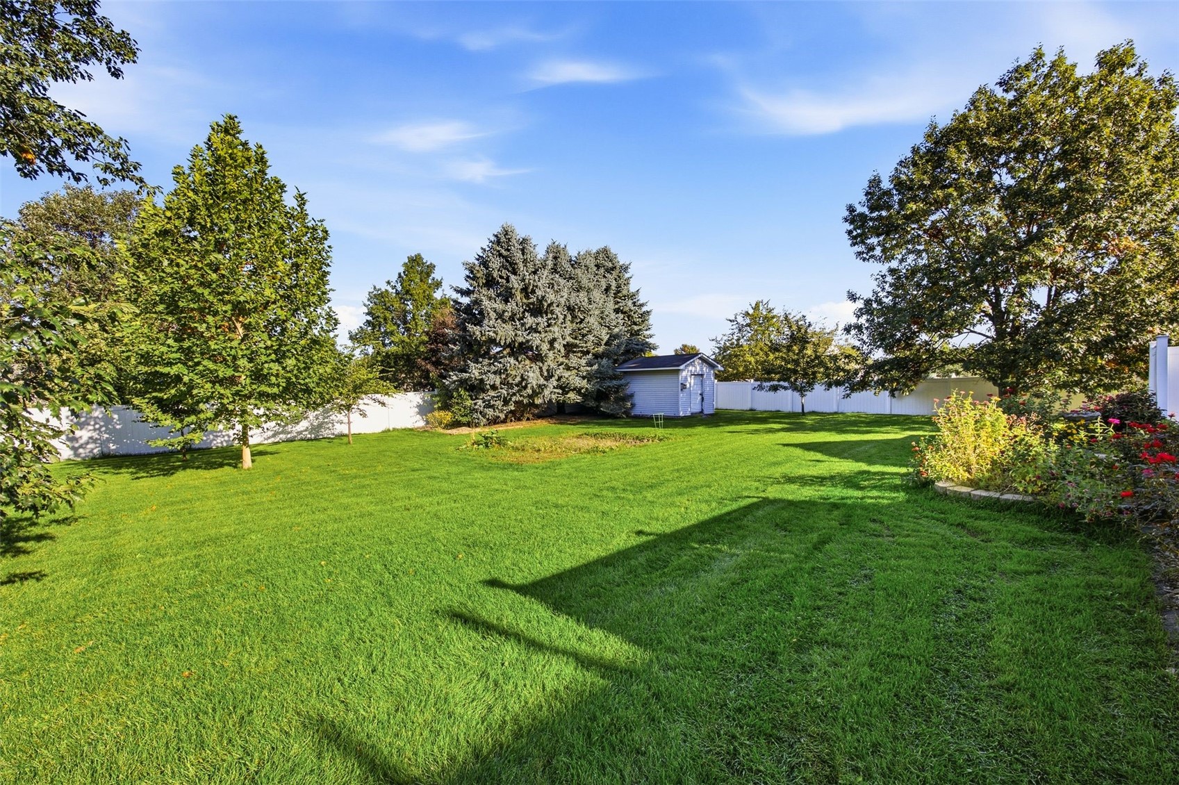 215 Brougham Road Robins IA 52328