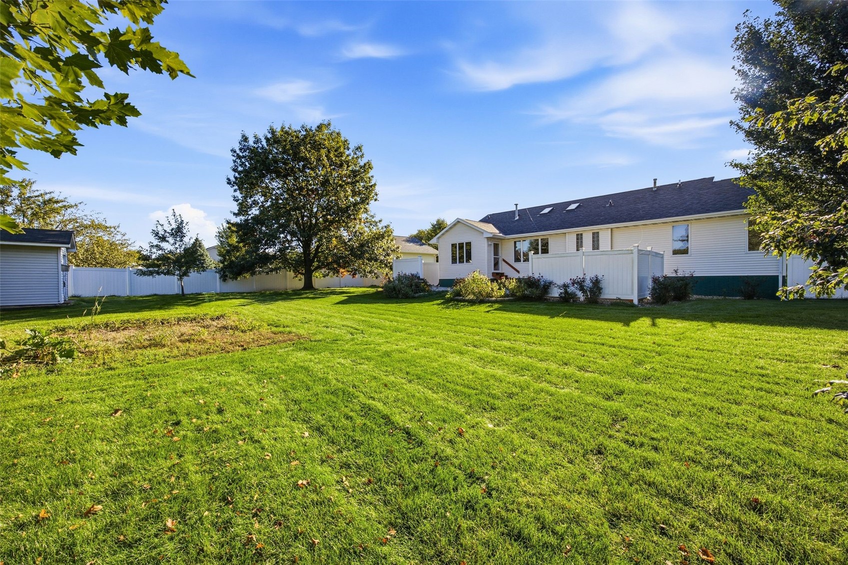 215 Brougham Road Robins IA 52328