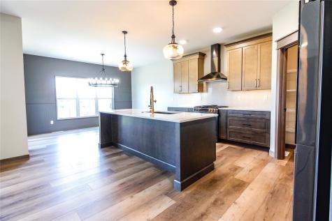 630 17th Avenue SW Mt Vernon IA 52314
