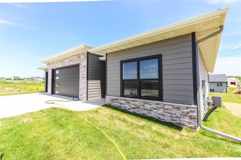 630 17th Avenue SW Mt Vernon IA 52314