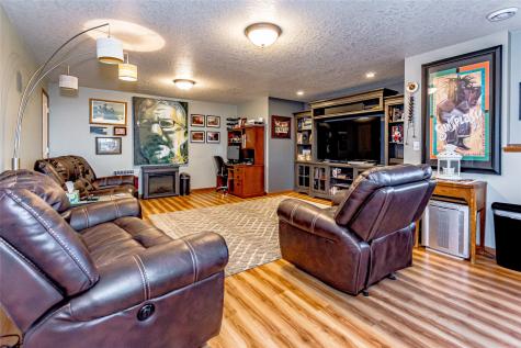 506 16th Street NE Independence IA 50644
