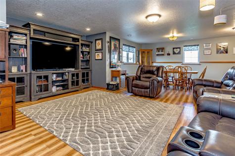 506 16th Street NE Independence IA 50644