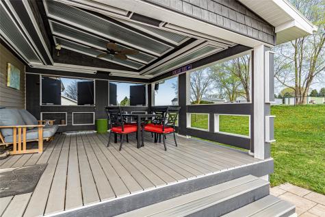 506 16th Street NE Independence IA 50644