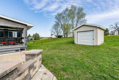 506 16th Street NE Independence IA 50644