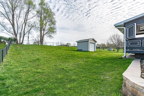 506 16th Street NE Independence IA 50644
