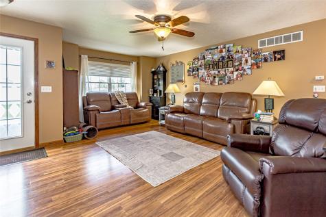506 16th Street NE Independence IA 50644