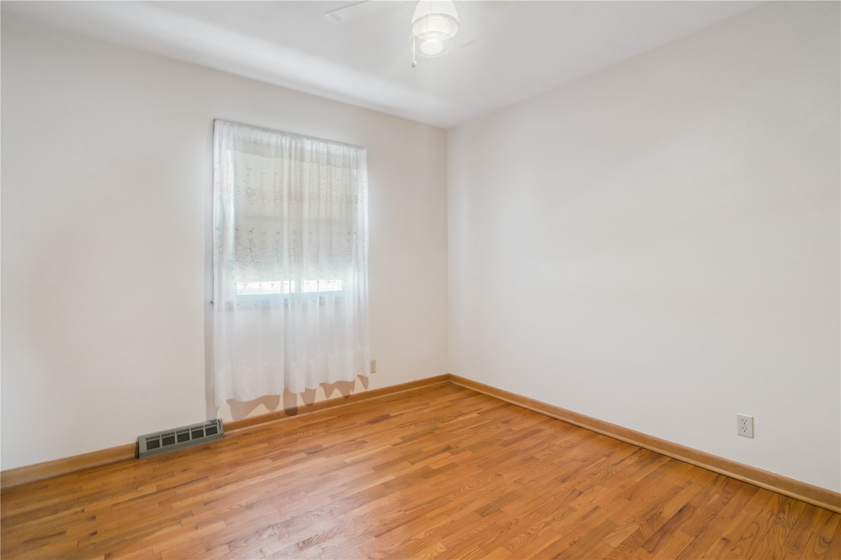 3013 Sue Lane NW Cedar Rapids IA 52405