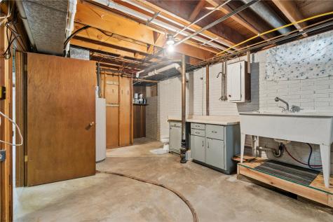 3013 Sue Lane NW Cedar Rapids IA 52405