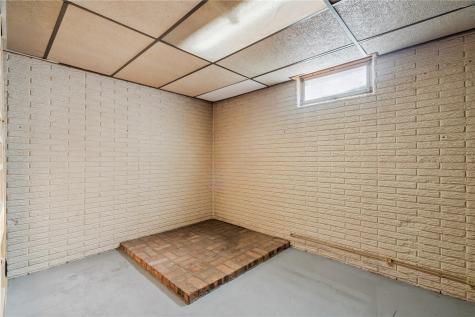 3013 Sue Lane NW Cedar Rapids IA 52405