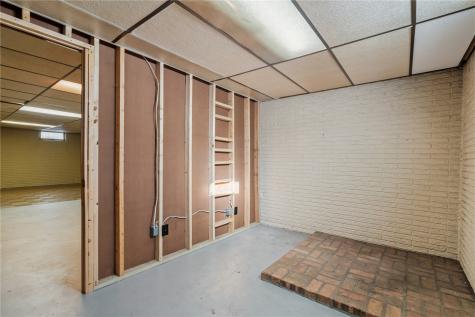 3013 Sue Lane NW Cedar Rapids IA 52405