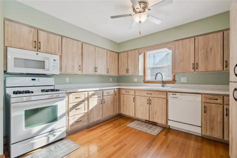 3013 Sue Lane NW Cedar Rapids IA 52405