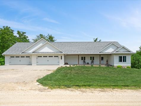 21104 Rebel Drive Anamosa IA 52205