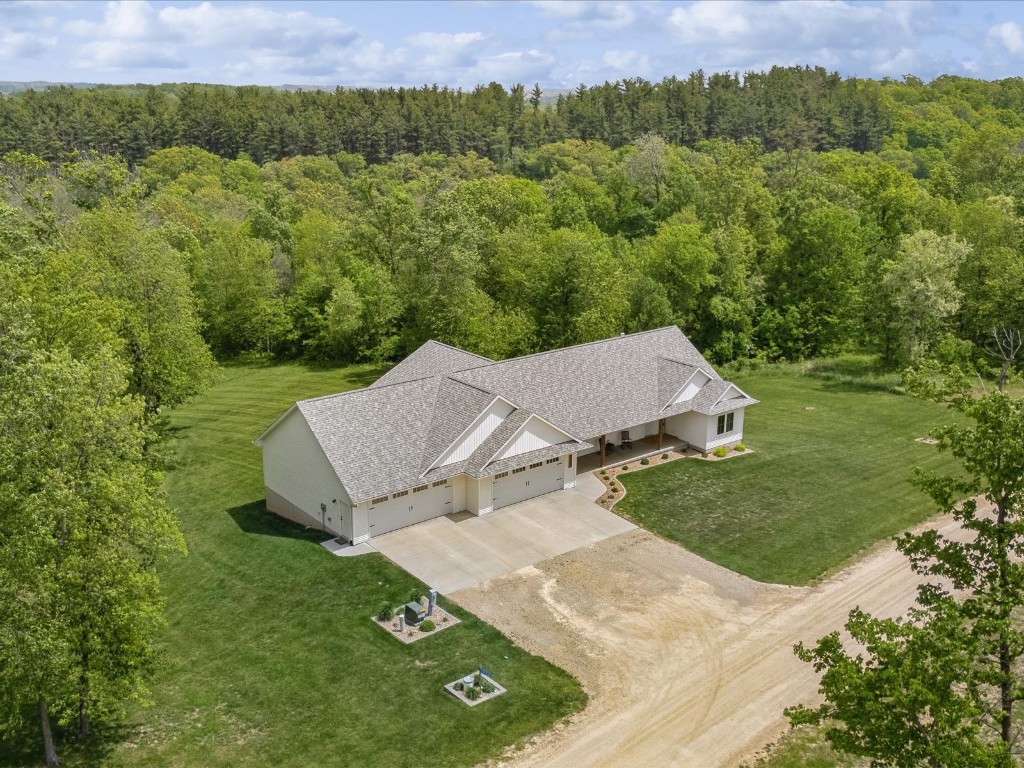 21104 Rebel Drive Anamosa IA 52205