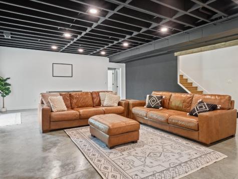 21104 Rebel Drive Anamosa IA 52205