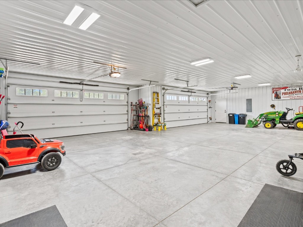 21104 Rebel Drive Anamosa IA 52205