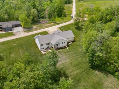 21104 Rebel Drive Anamosa IA 52205