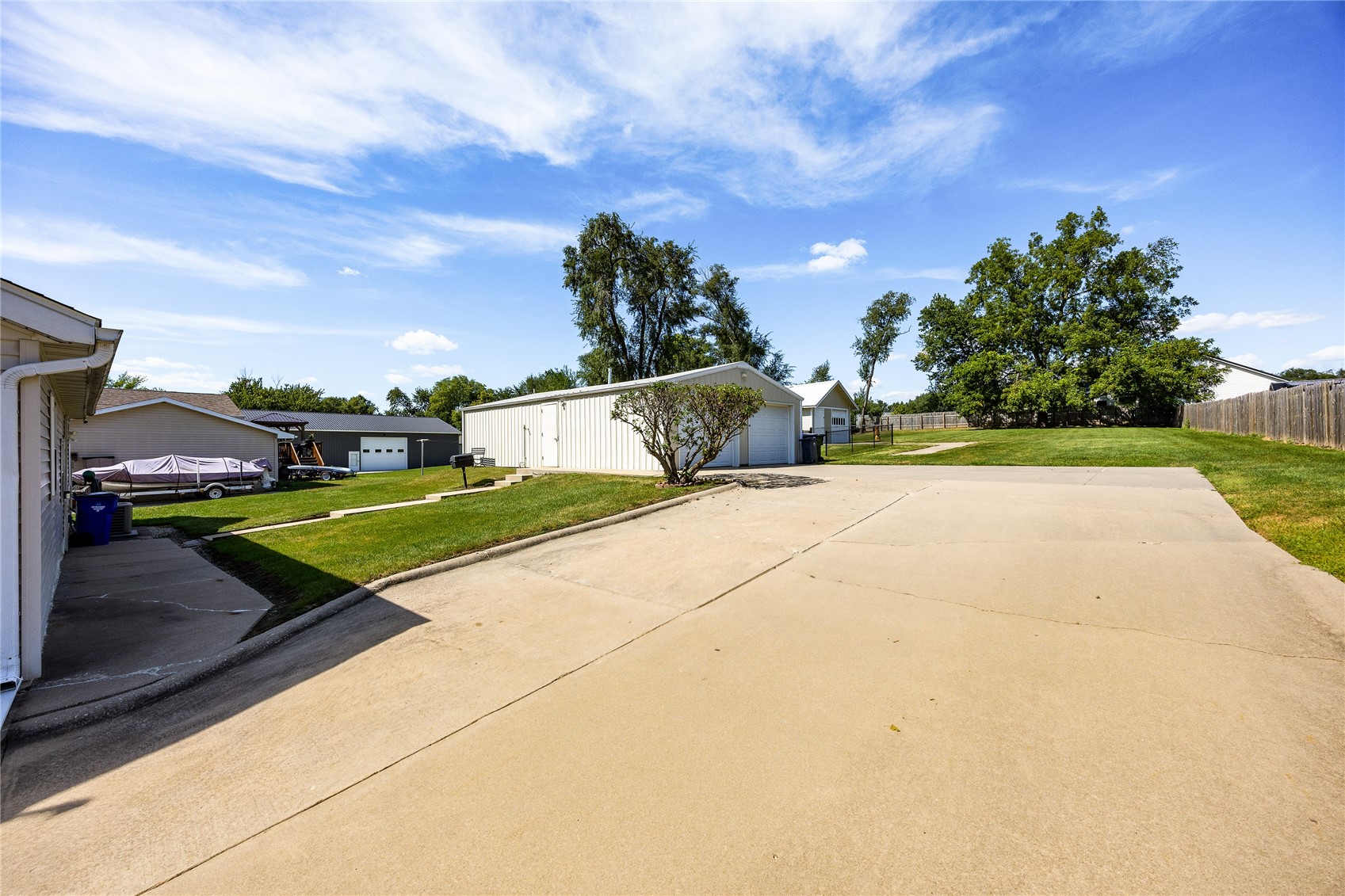 3632 Crestwood Drive NW Cedar Rapids IA 52405