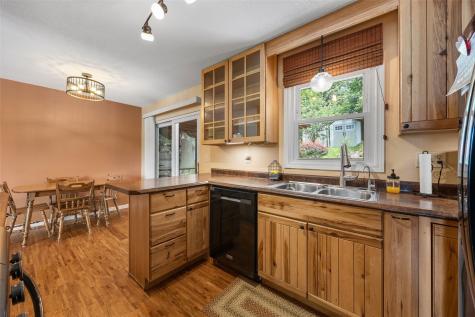 4150 Midway Drive NW Cedar Rapids IA 52405