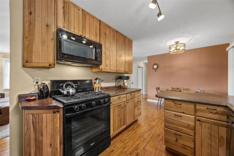 4150 Midway Drive NW Cedar Rapids IA 52405