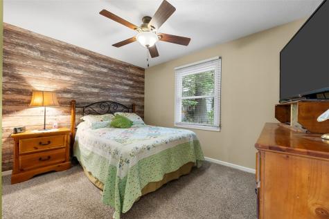 4150 Midway Drive NW Cedar Rapids IA 52405