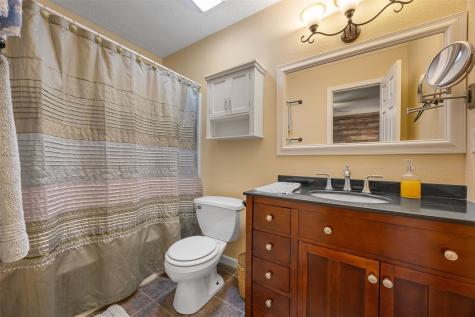 4150 Midway Drive NW Cedar Rapids IA 52405