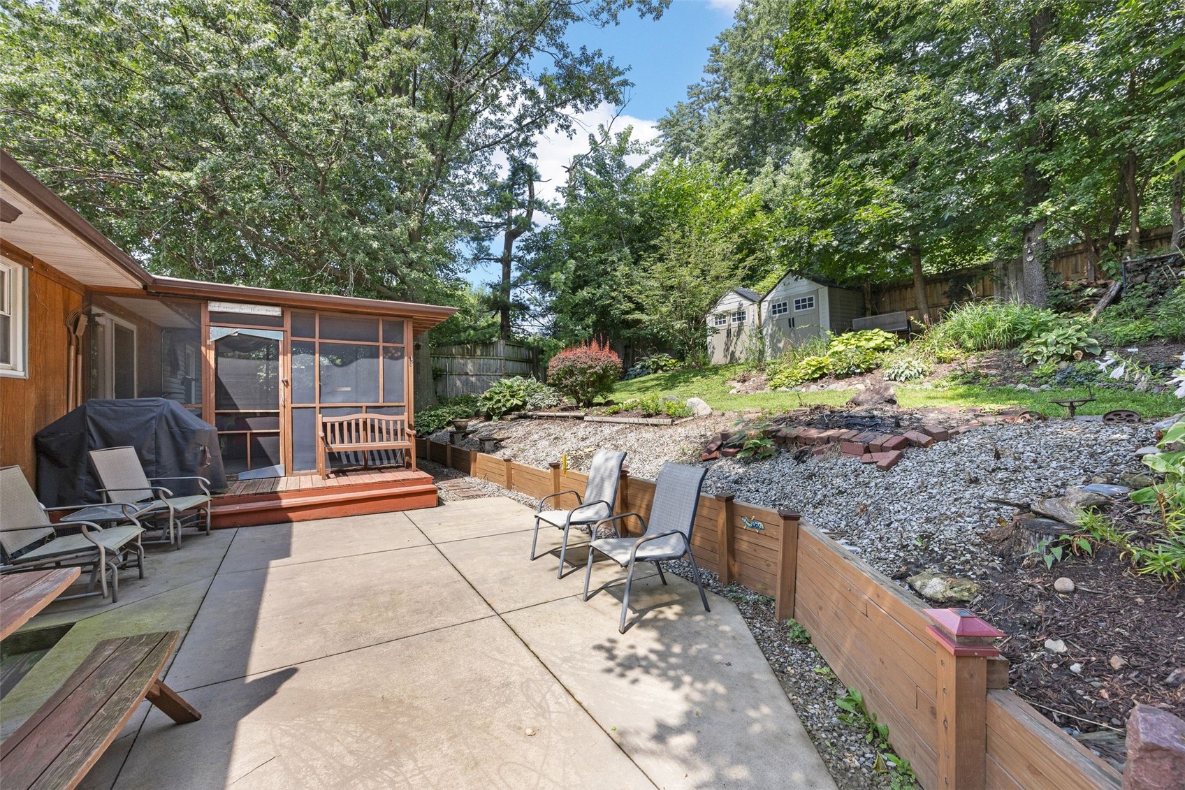4150 Midway Drive NW Cedar Rapids IA 52405
