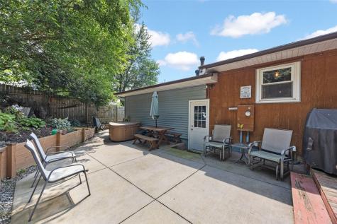 4150 Midway Drive NW Cedar Rapids IA 52405