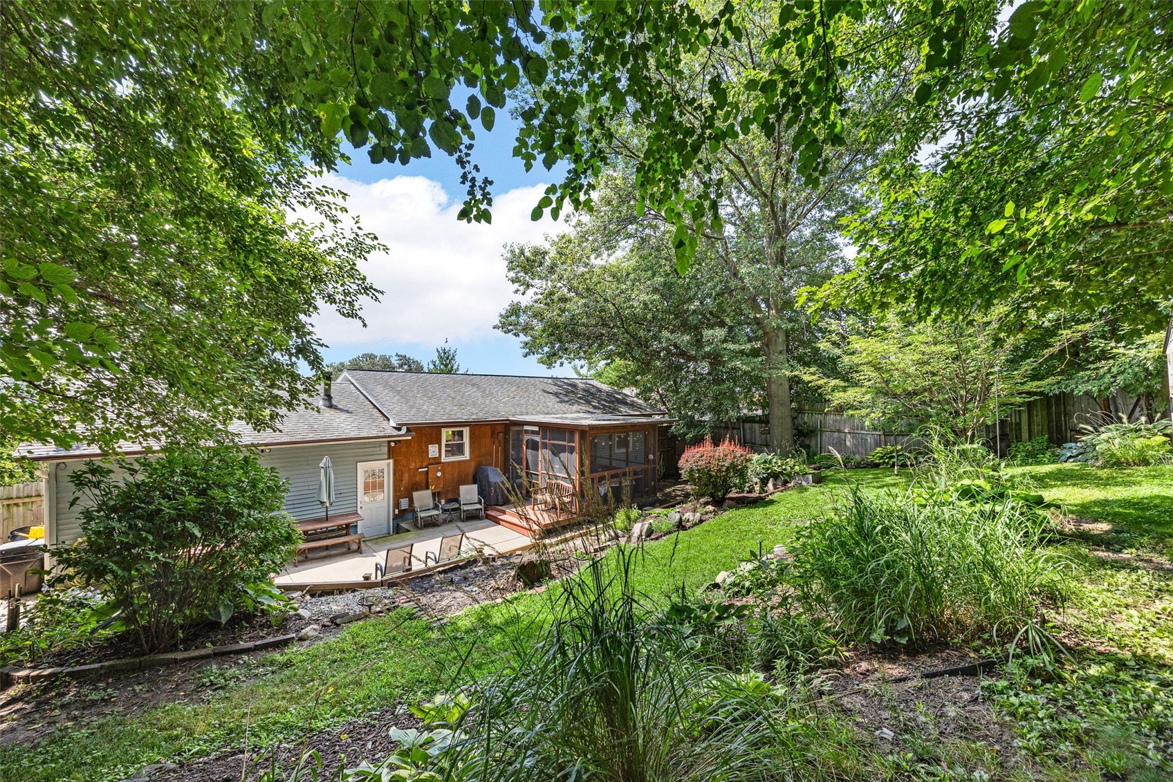 4150 Midway Drive NW Cedar Rapids IA 52405