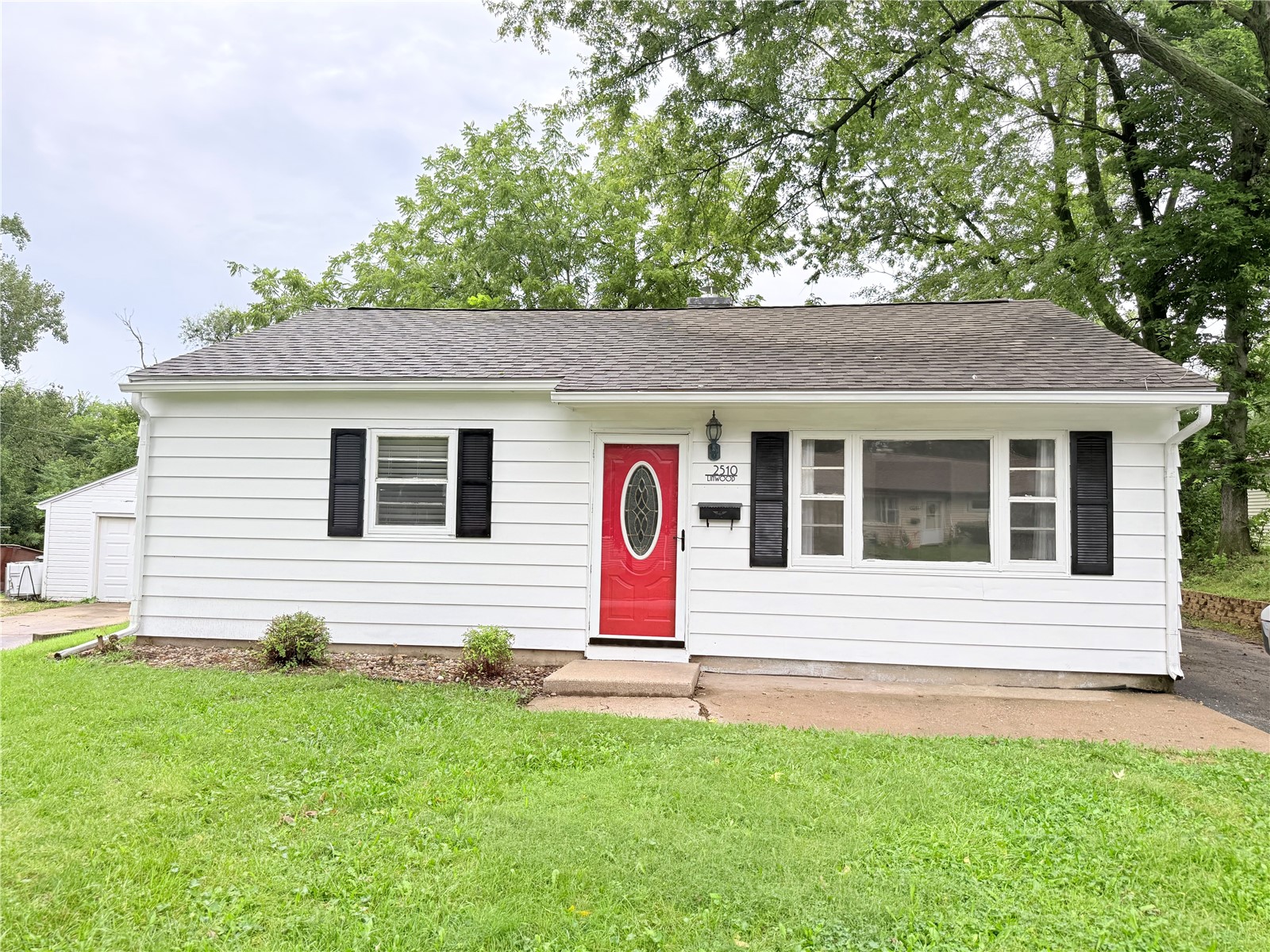2510 Linwood Street SW Cedar Rapids IA 52404