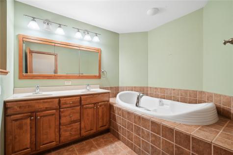 2462 10th Avenue Marion IA 52302