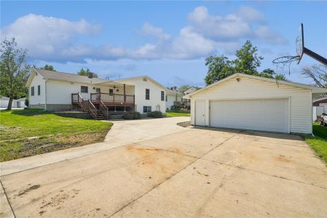 2462 10th Avenue Marion IA 52302