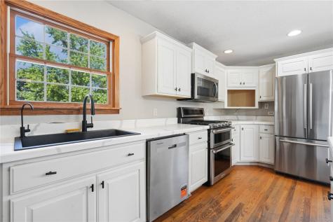 2462 10th Avenue Marion IA 52302