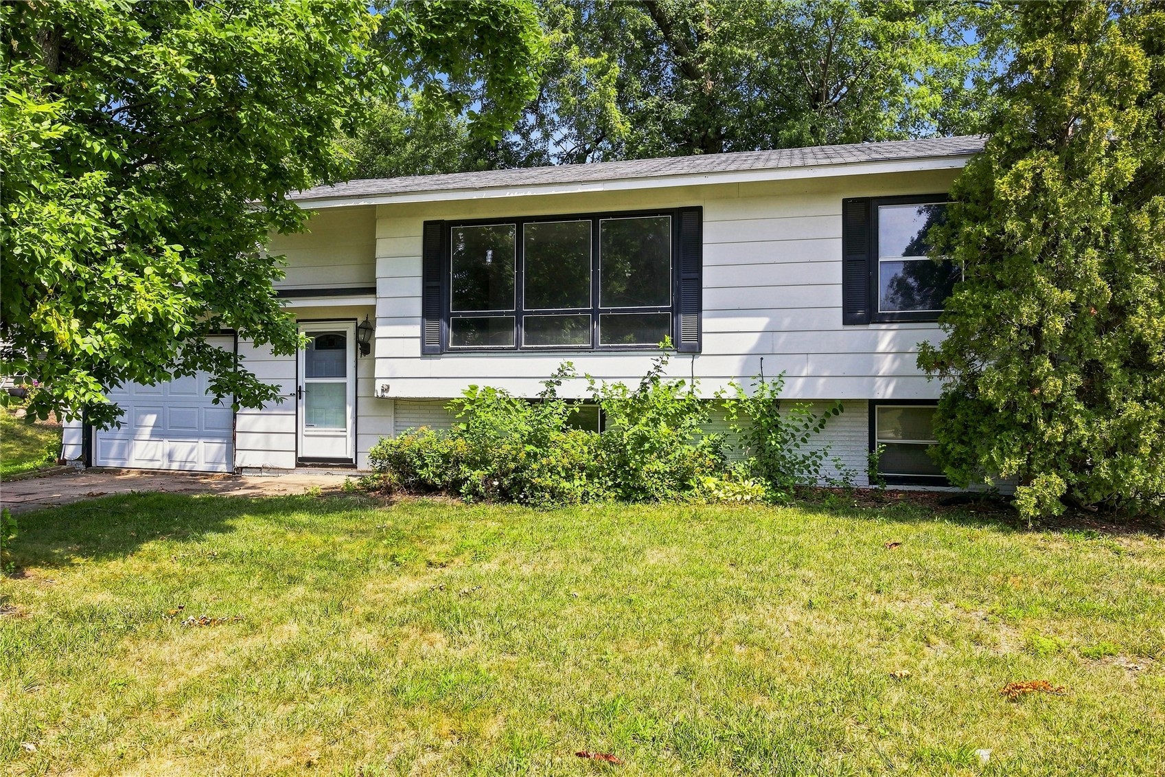 3618 Pine Wood Drive NE Cedar Rapids IA 52402