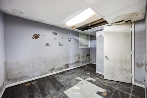 3618 Pine Wood Drive NE Cedar Rapids IA 52402
