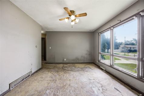 3618 Pine Wood Drive NE Cedar Rapids IA 52402