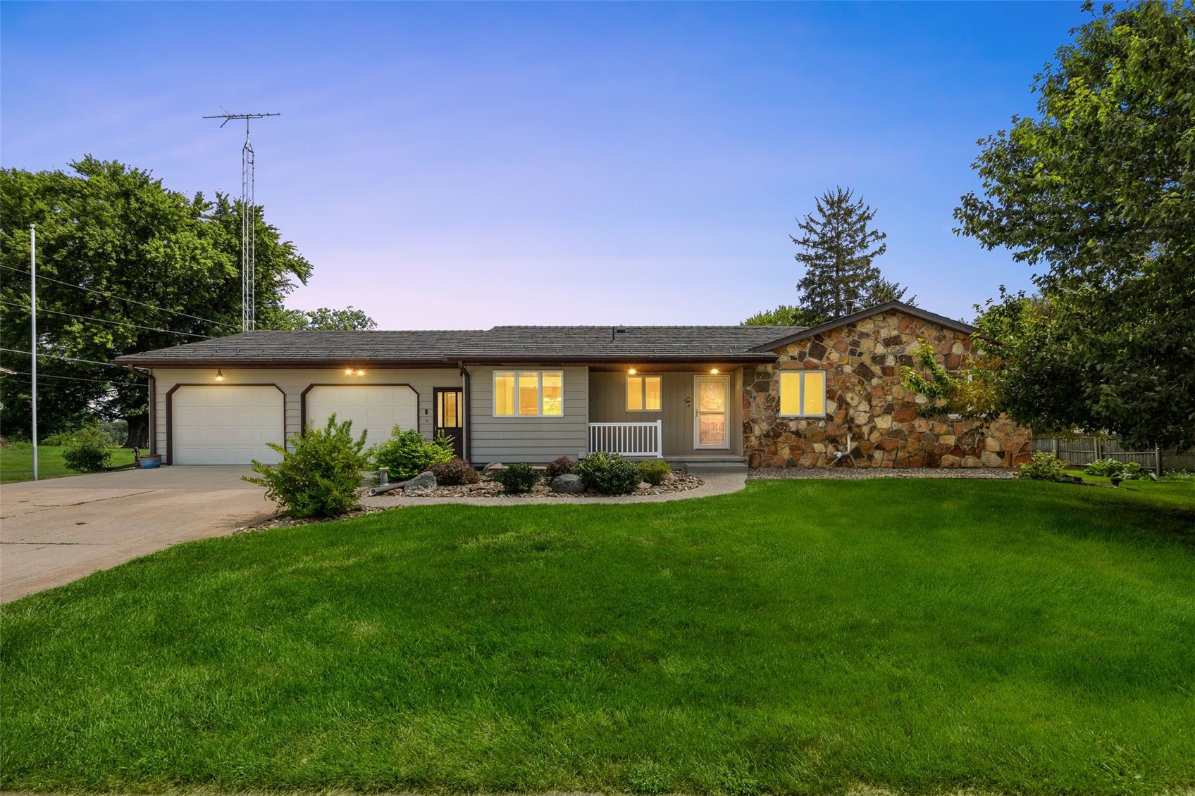 200 Schnoebelen Street Riverside IA 52327