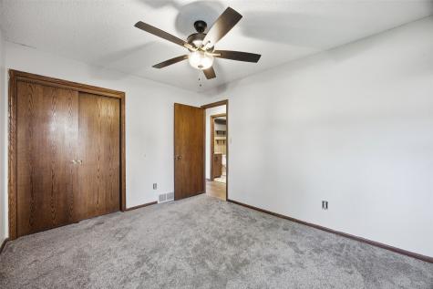 3533 Winterwood Court NE Cedar Rapids IA 52402