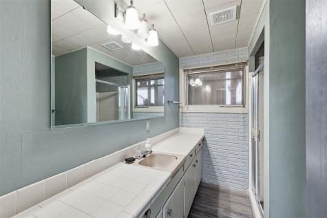275 34th Street SE Cedar Rapids IA 52403