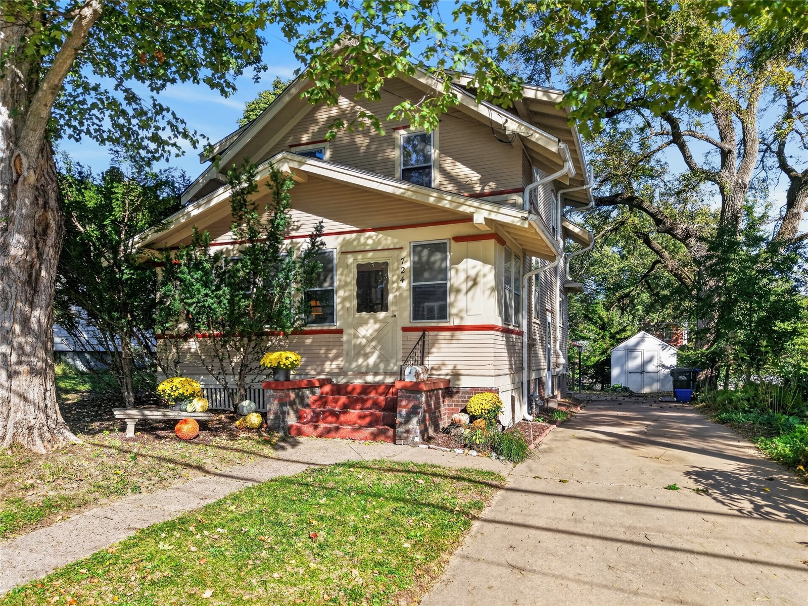 724 N Dodge Street Iowa City IA 52245