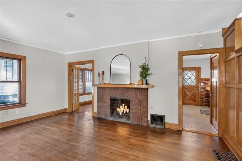 724 N Dodge Street Iowa City IA 52245